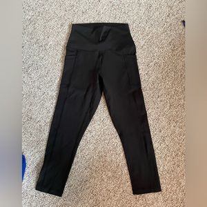 90 Degree Women's Size Small Black 3/4 Length Leggings with Side Pockets